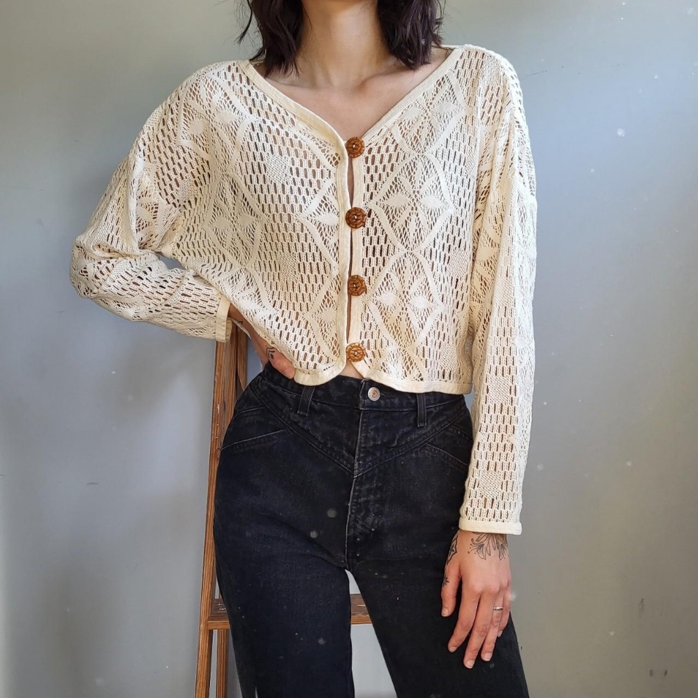 SOLD 🖤 Vtg crochet cardigan